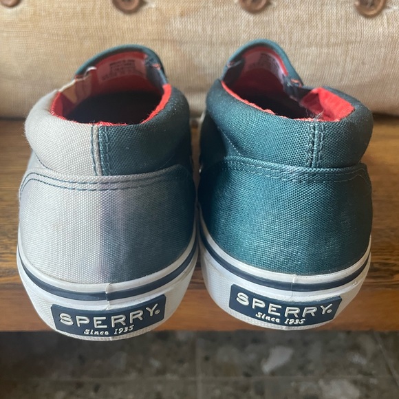 SPERRY, MENS SIZE 9, SLIP ON CANVAS, JAWS THEME SHOE - Picture 16 of 16